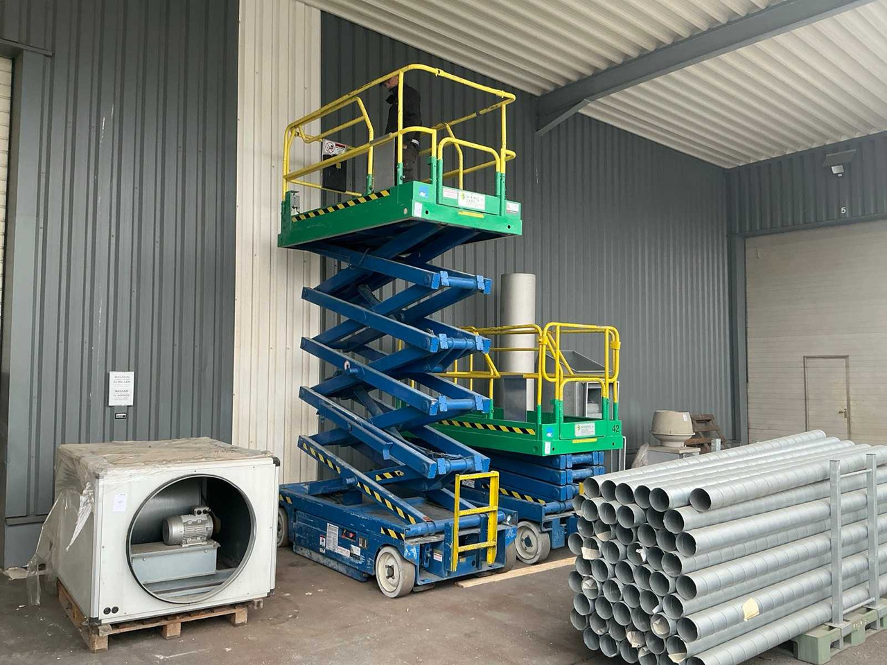 UPRIGHT X32N AERIAL WORK PLATFORM - Подъёмник: фото 1 UPRIGHT X32N AERIAL WORK PLATFORM - Подъёмник: фото 1