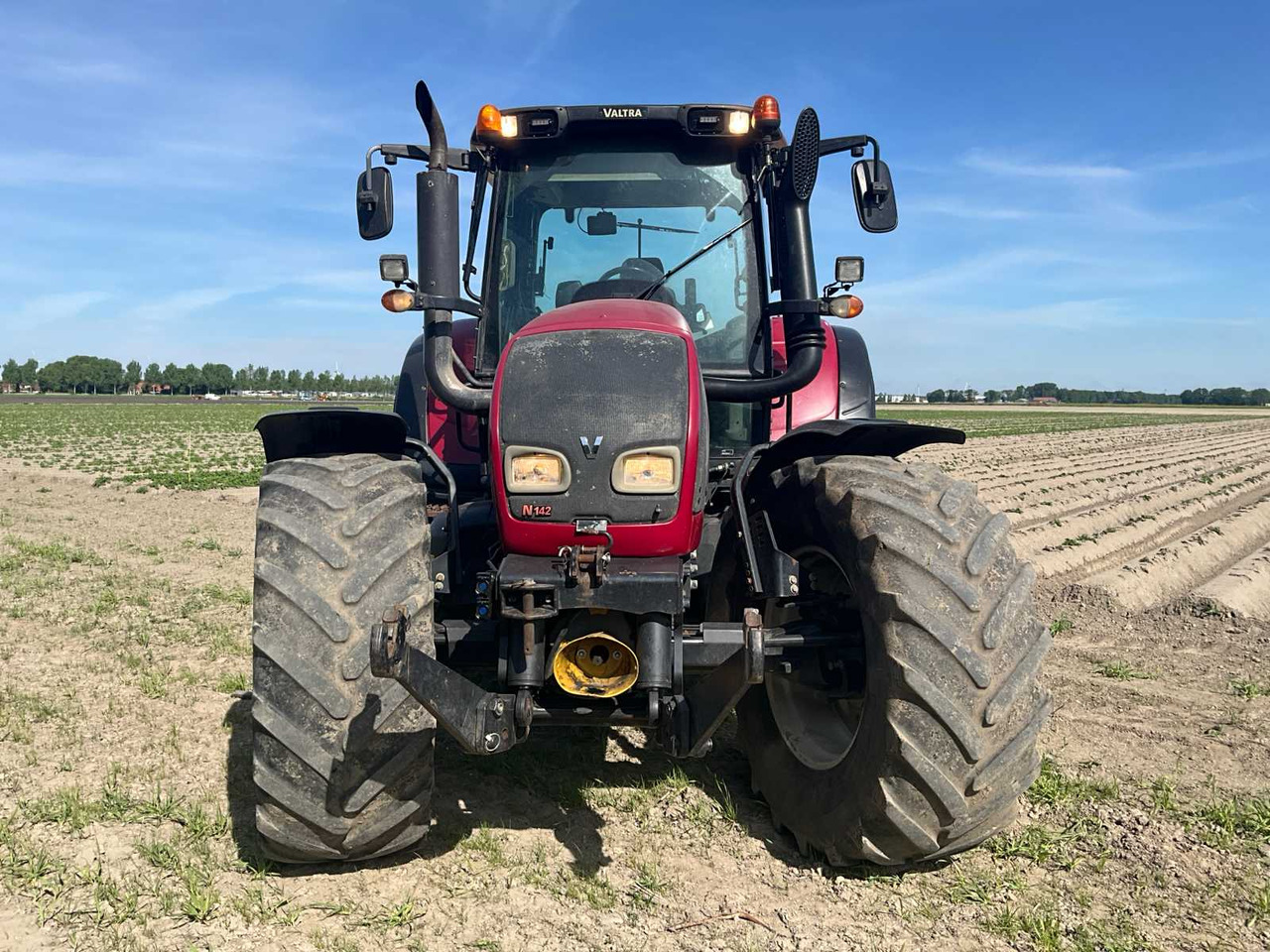 Valtra N142 - Трактор: фото 3 Valtra N142 - Трактор: фото 3