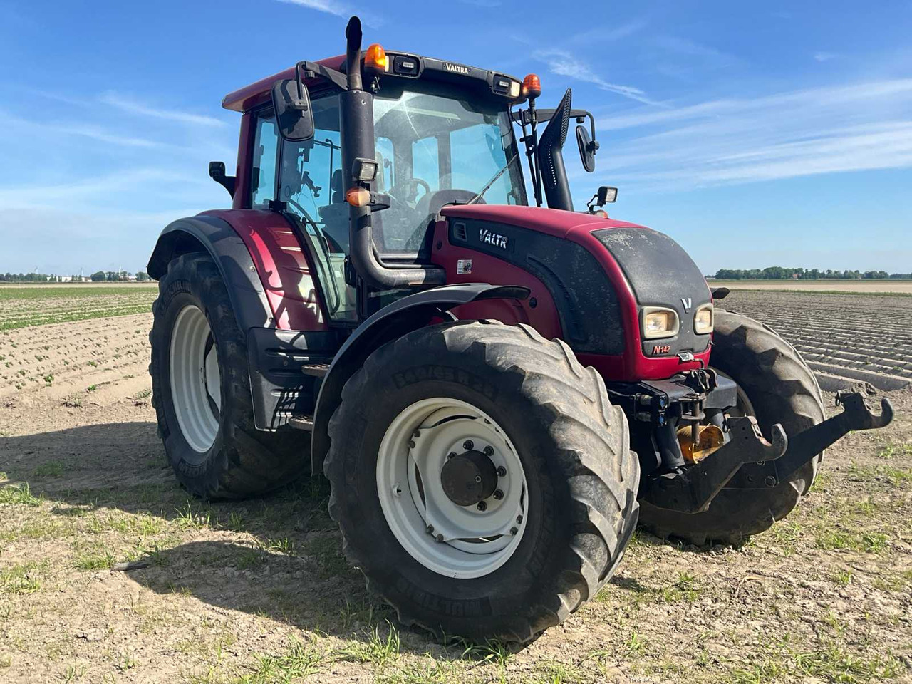 Valtra N142 - Трактор: фото 4 Valtra N142 - Трактор: фото 4