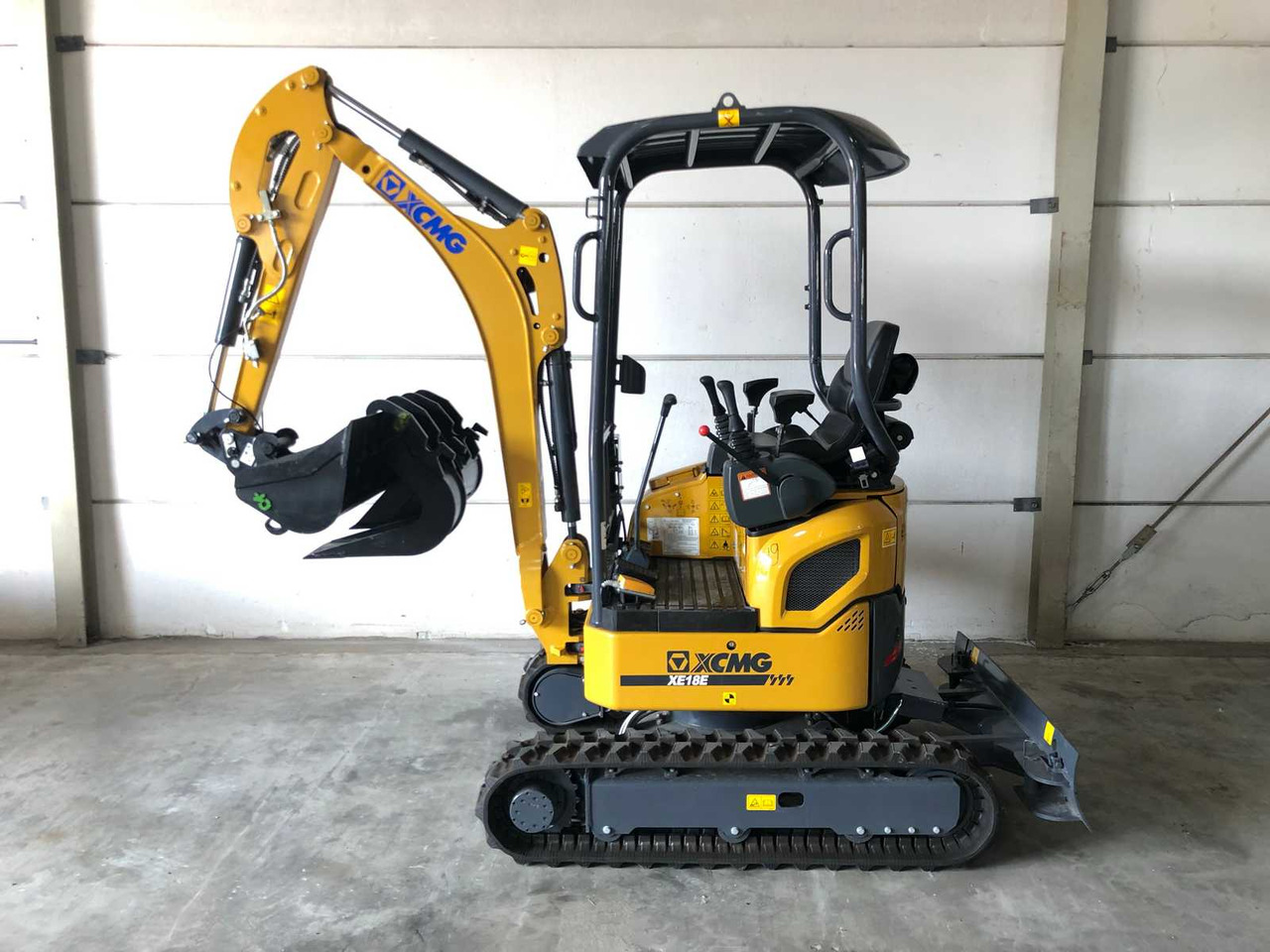 XCMG XE18E - Гусеничный экскаватор: фото 3 XCMG XE18E - Гусеничный экскаватор: фото 3