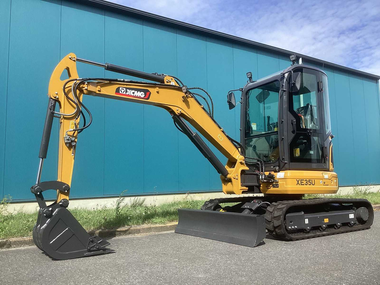 XCMG XE35U - Гусеничный экскаватор: фото 1 XCMG XE35U - Гусеничный экскаватор: фото 1