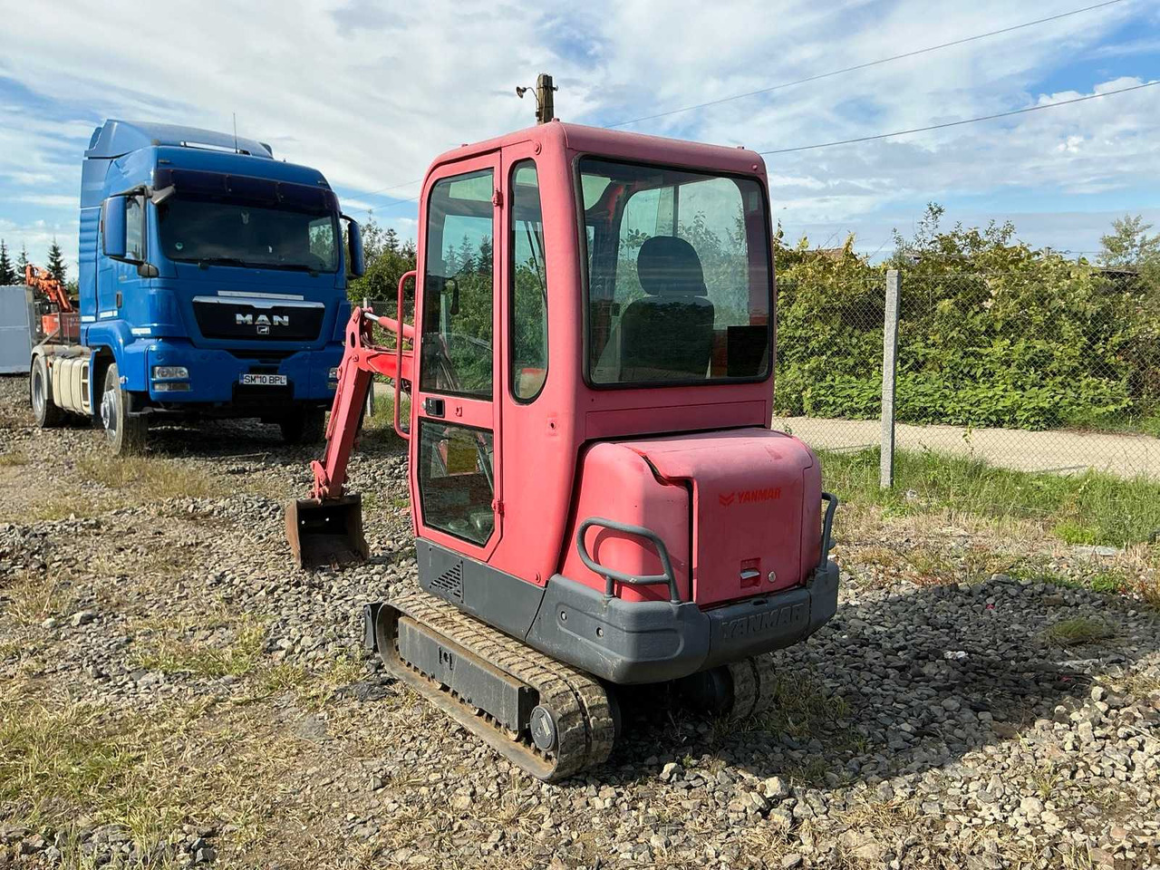Yanmar B15 - 3 - Мини-экскаватор: фото 4 Yanmar B15 - 3 - Мини-экскаватор: фото 4