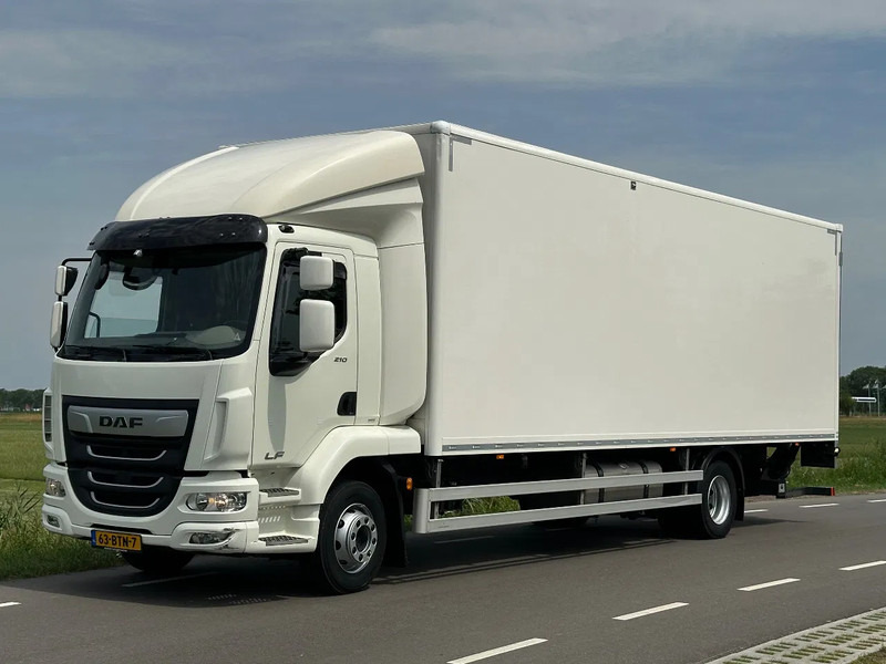 DAF LF 210 LF210.14. EURO6. 2022. 183401km 805x248x248. Bakwagen met Laadklep 2500kg - Грузовик с закрытым кузовом: фото 1 DAF LF 210 LF210.14. EURO6. 2022. 183401km 805x248x248. Bakwagen met Laadklep 2500kg - Грузовик с закрытым кузовом: фото 1
