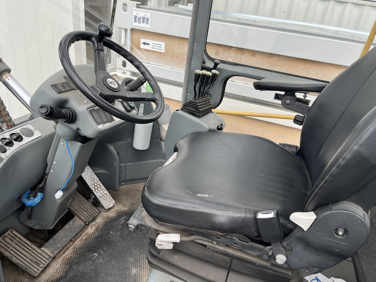 Kalmar DCD90-6 - Дизельный погрузчик: фото 4 Kalmar DCD90-6 - Дизельный погрузчик: фото 4