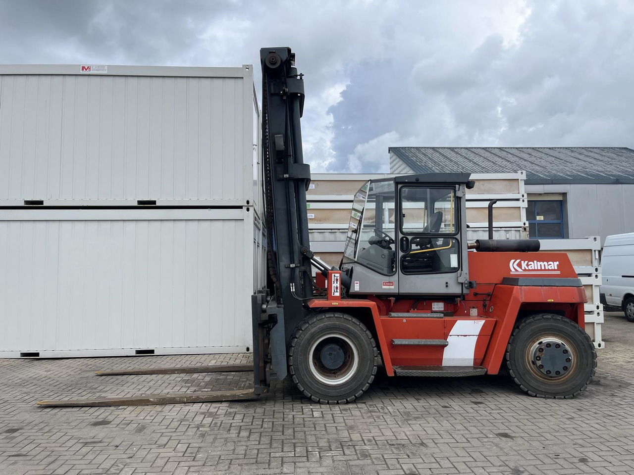 Kalmar DCD90-6 - Дизельный погрузчик: фото 1 Kalmar DCD90-6 - Дизельный погрузчик: фото 1