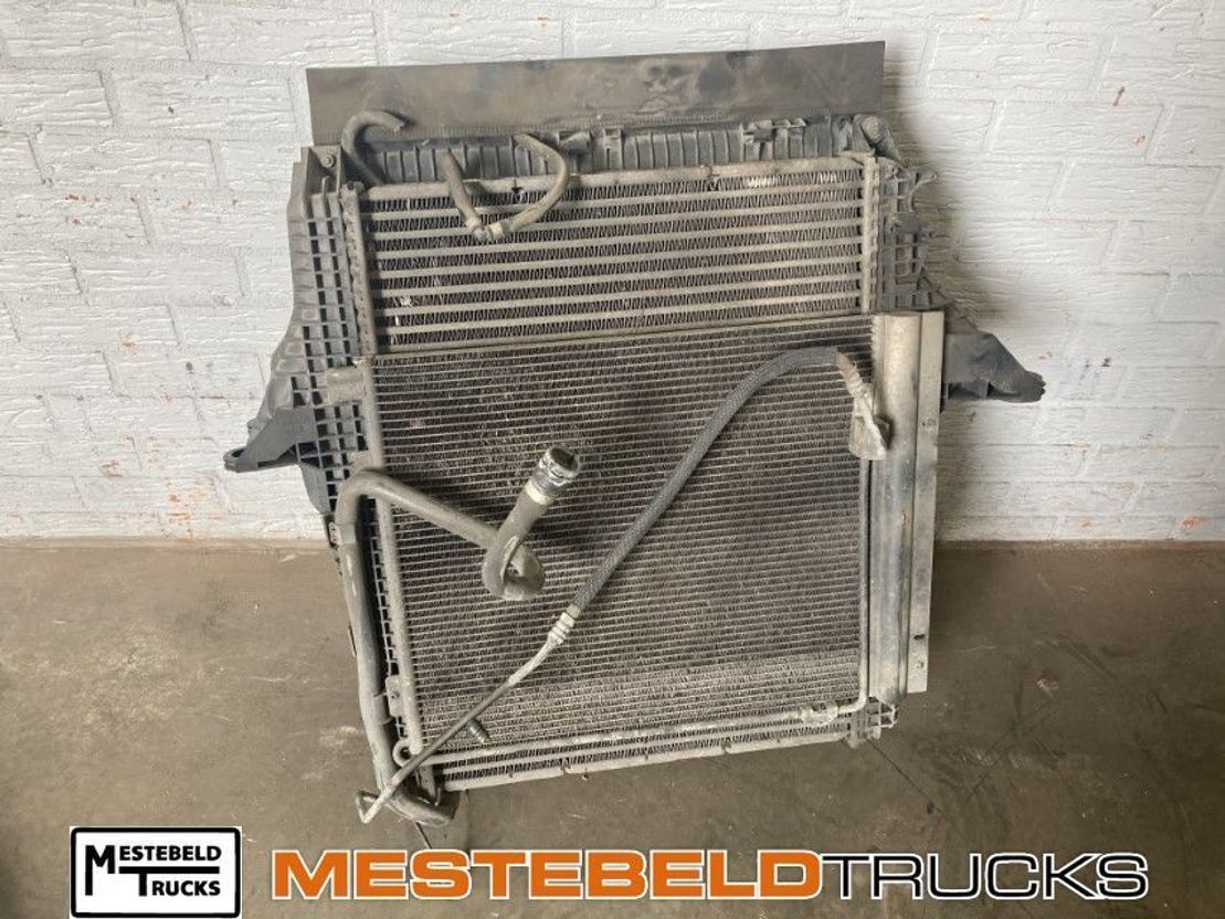MAN Radiateur met intercooler - Радиатор для Грузовиков: фото 1 MAN Radiateur met intercooler - Радиатор для Грузовиков: фото 1