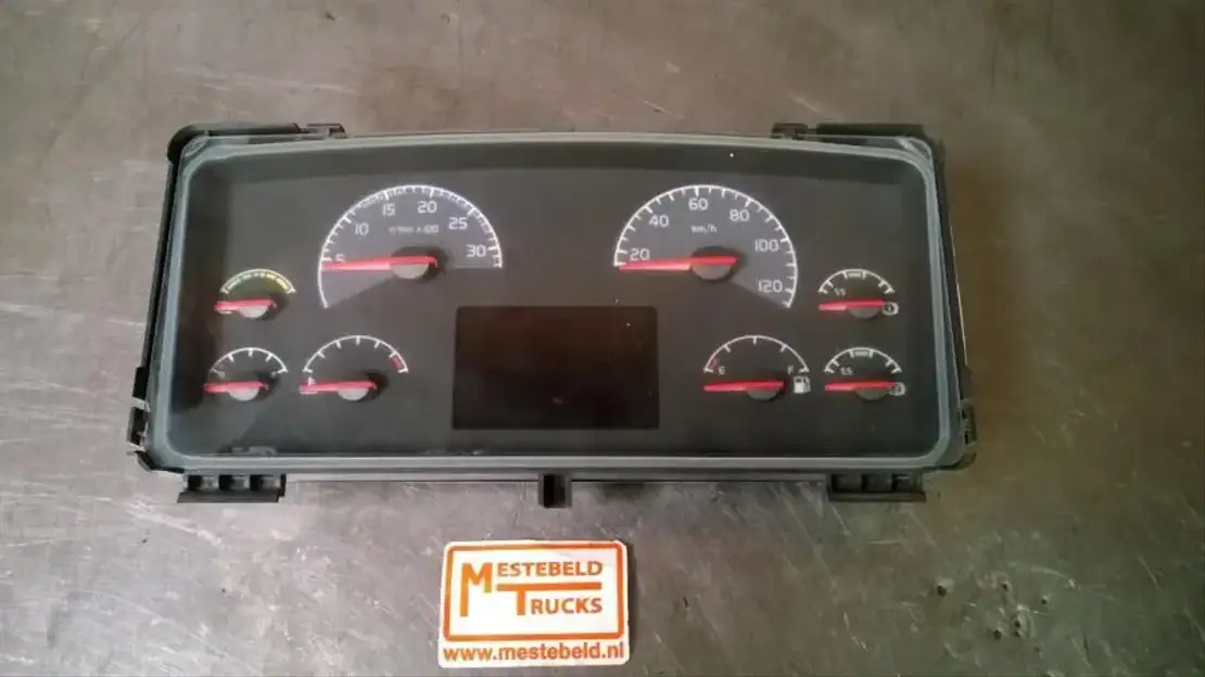 Volvo Instrumentenpaneel  - Кабина и интерьер для Грузовиков: фото 1 Volvo Instrumentenpaneel  - Кабина и интерьер для Грузовиков: фото 1