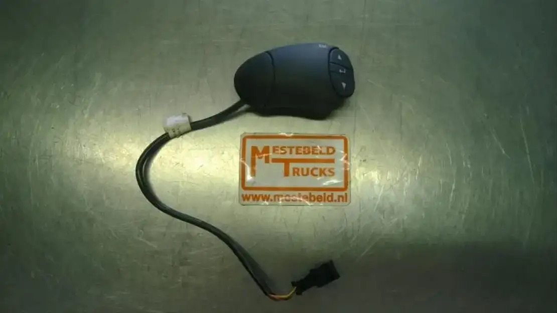 Volvo Stuurschakelaar  - Кабина и интерьер для Грузовиков: фото 1 Volvo Stuurschakelaar  - Кабина и интерьер для Грузовиков: фото 1