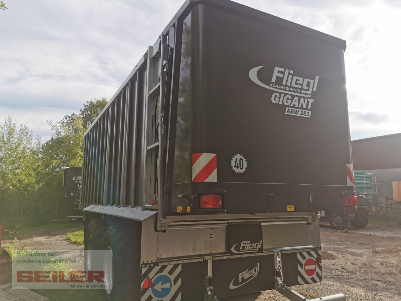 Fliegl ASW 281 GIGANT FOX 45m³ - Самозагружающийся прицеп: фото 4 Fliegl ASW 281 GIGANT FOX 45m³ - Самозагружающийся прицеп: фото 4