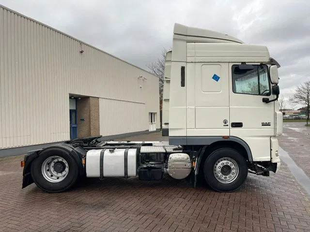 DAF XF 105.410 Retarder Automatic Euro 5 - Тягач: фото 2 DAF XF 105.410 Retarder Automatic Euro 5 - Тягач: фото 2