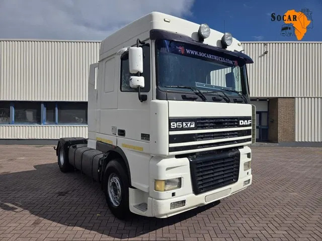 DAF XF 95.430 Manual gear Euro 3 - Тягач: фото 1 DAF XF 95.430 Manual gear Euro 3 - Тягач: фото 1