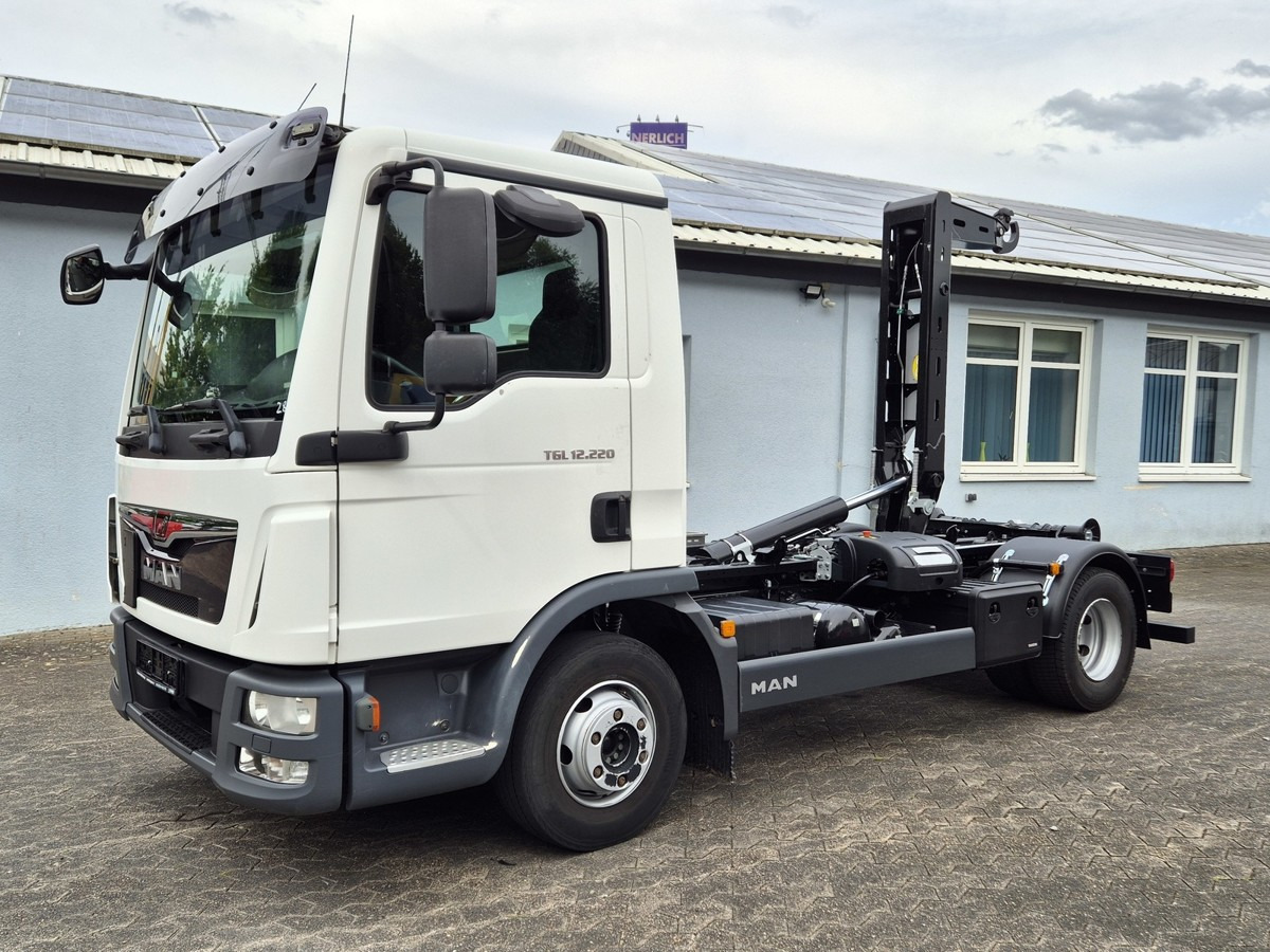 MAN TGL 12.250 BL City Abrollkipper AHK Euro 6 - Крюковой мультилифт: фото 2 MAN TGL 12.250 BL City Abrollkipper AHK Euro 6 - Крюковой мультилифт: фото 2
