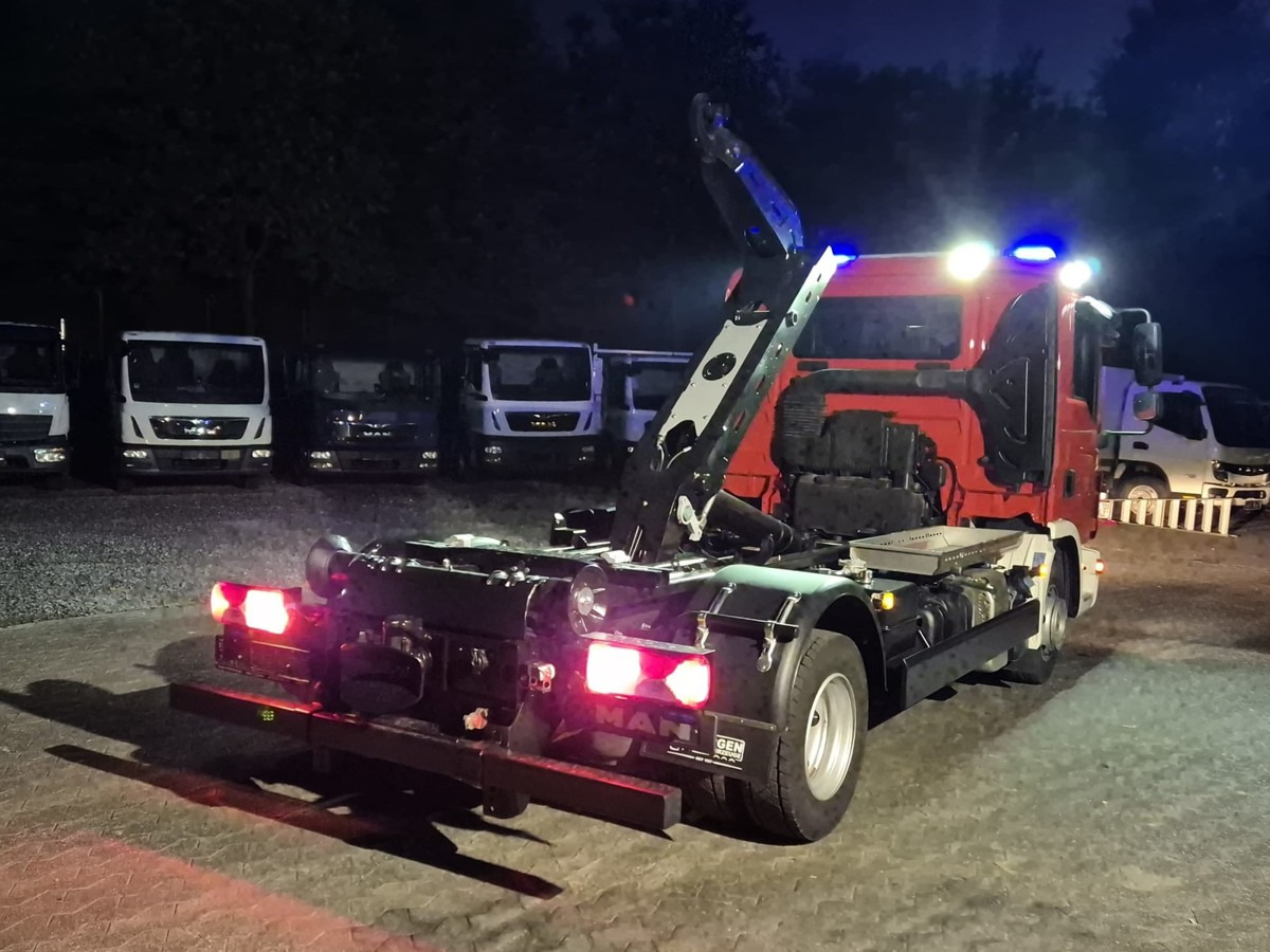 Крюковой мультилифт MAN TGL 8.190 Feuerwehrfahrzeug City Abrollkipper: фото 10 Крюковой мультилифт MAN TGL 8.190 Feuerwehrfahrzeug City Abrollkipper: фото 10