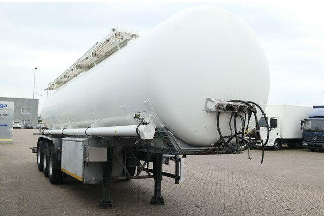 Kässbohrer STH 34/10-24/Tank 34.000 ltr./Unterbefüll./Pumpe - Полуприцеп-цистерна: фото 5 Kässbohrer STH 34/10-24/Tank 34.000 ltr./Unterbefüll./Pumpe - Полуприцеп-цистерна: фото 5