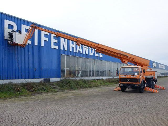 Mercedes-Benz 2222 6x4, Ruthmann, 28m. 3. Sitz - Грузовик с подъемником: фото 3 Mercedes-Benz 2222 6x4, Ruthmann, 28m. 3. Sitz - Грузовик с подъемником: фото 3