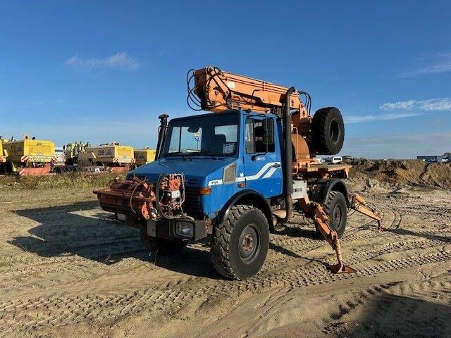 Unimog U 1450 4x4, Zug & Bergwinde, Kran, Greifer, AH - Строительная техника: фото 4 Unimog U 1450 4x4, Zug & Bergwinde, Kran, Greifer, AH - Строительная техника: фото 4