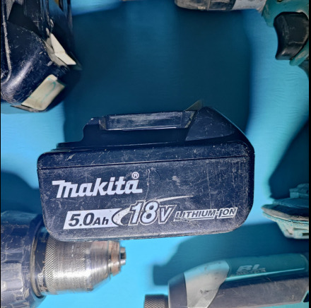2x perceuses 18v MAKITA + Makita 18 Volt Tournevis à percussion - Строительное оборудование: фото 2 2x perceuses 18v MAKITA + Makita 18 Volt Tournevis à percussion - Строительное оборудование: фото 2