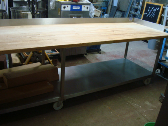 Boulangerie Grande table de travail en bois - Хлебопекарное оборудование: фото 3 Boulangerie Grande table de travail en bois - Хлебопекарное оборудование: фото 3