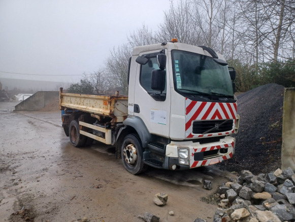 Camion tri benne Volvo FLL 42 12N2 5.0 (2009-88.795 km) - Грузовик бортовой/ Платформа: фото 1 Camion tri benne Volvo FLL 42 12N2 5.0 (2009-88.795 km) - Грузовик бортовой/ Платформа: фото 1