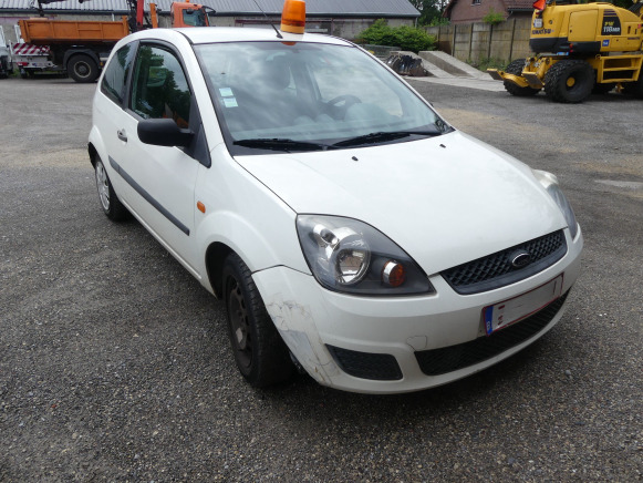 REF:TRE614 - Voiture Utilitaire Ford FIESTA TDCI (2005-101.699 km) - Грузовой электромобиль: фото 2 REF:TRE614 - Voiture Utilitaire Ford FIESTA TDCI (2005-101.699 km) - Грузовой электромобиль: фото 2