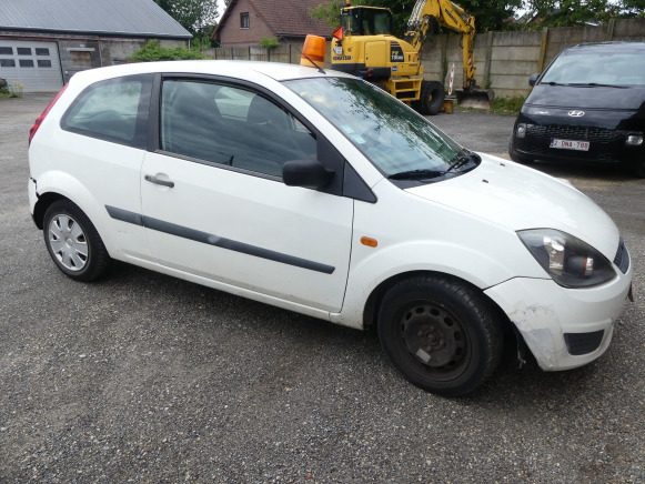 REF:TRE614 - Voiture Utilitaire Ford FIESTA TDCI (2005-101.699 km) - Грузовой электромобиль: фото 3 REF:TRE614 - Voiture Utilitaire Ford FIESTA TDCI (2005-101.699 km) - Грузовой электромобиль: фото 3