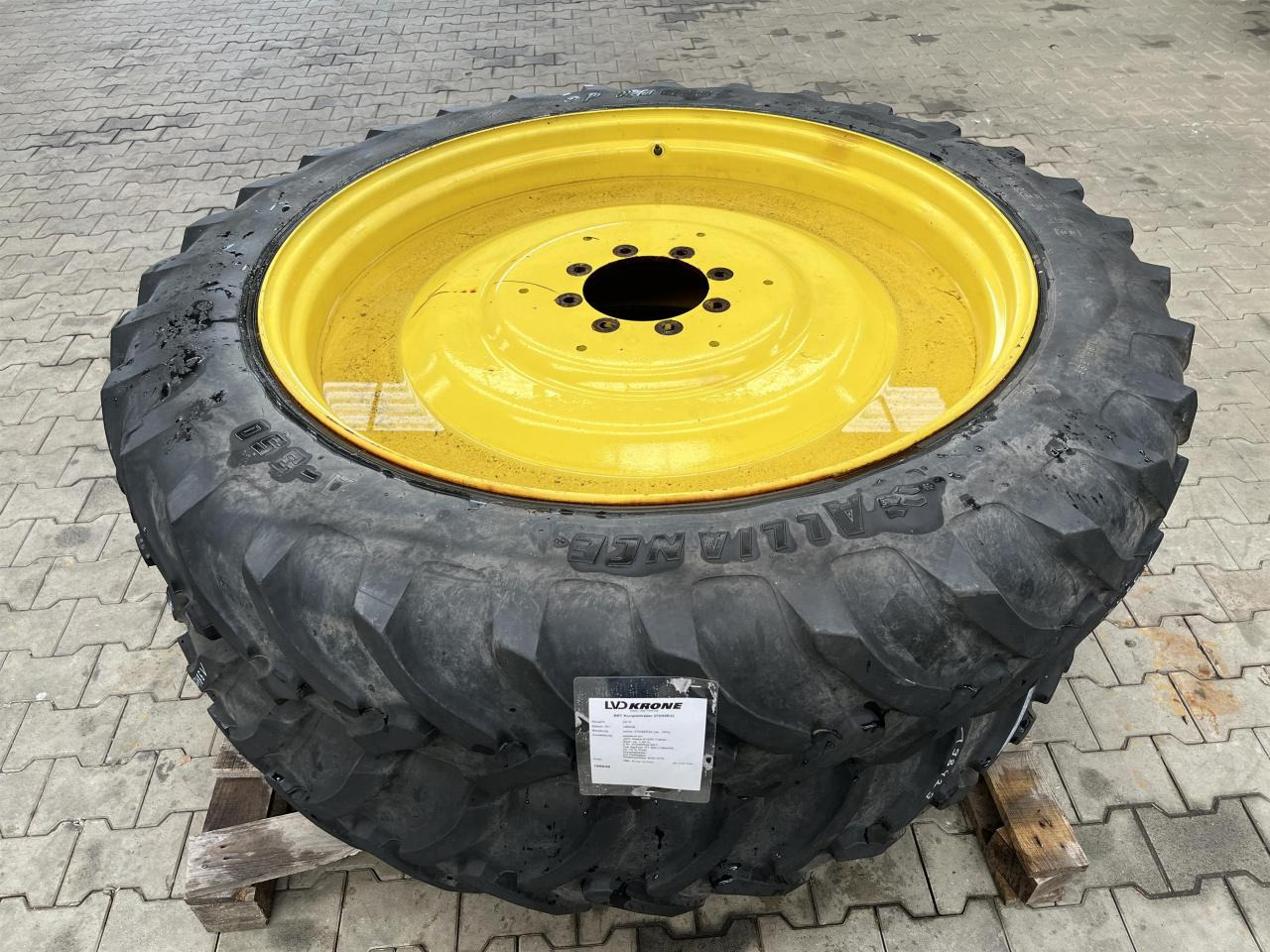 BKT 270/95R32 - Шина для Сельскохозяйственной техники: фото 1 BKT 270/95R32 - Шина для Сельскохозяйственной техники: фото 1