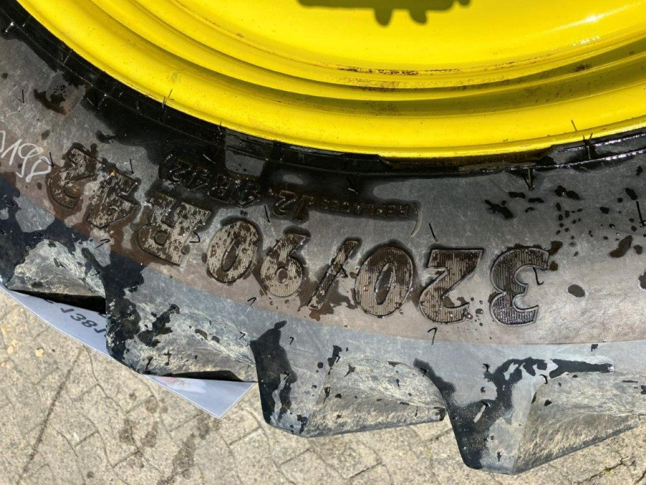 BKT 320/90R42 - Шина для Сельскохозяйственной техники: фото 5 BKT 320/90R42 - Шина для Сельскохозяйственной техники: фото 5