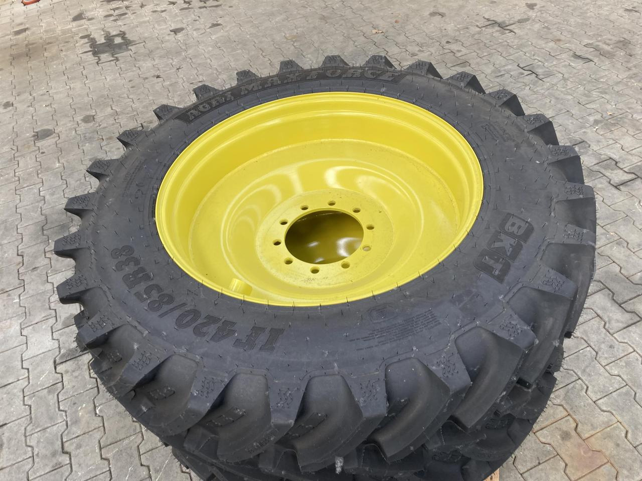 BKT 420/85R38 - Шина для Сельскохозяйственной техники: фото 3 BKT 420/85R38 - Шина для Сельскохозяйственной техники: фото 3