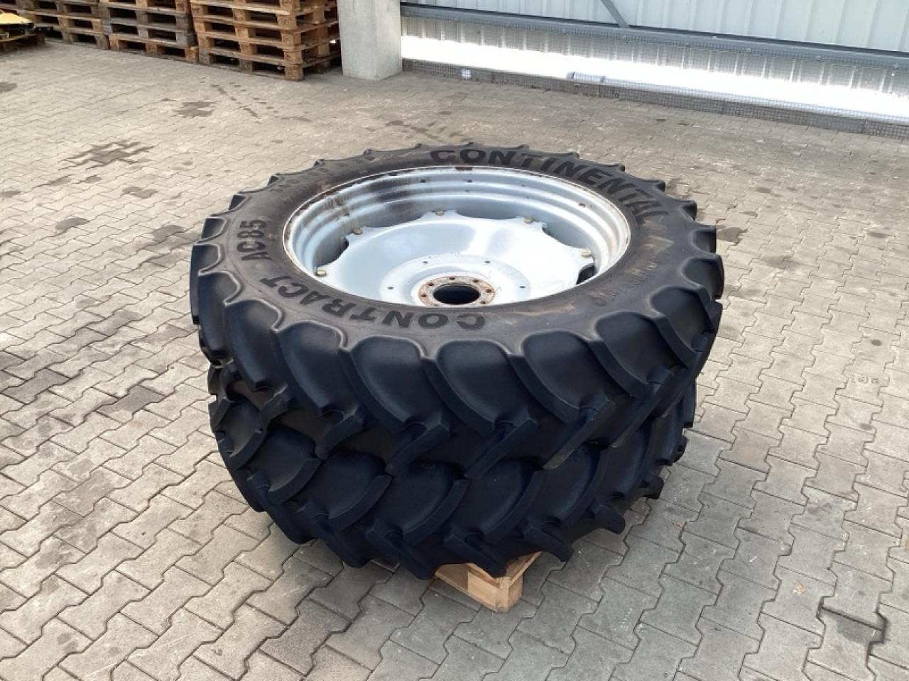 Continental 340/85R38 - Шина для Сельскохозяйственной техники: фото 1 Continental 340/85R38 - Шина для Сельскохозяйственной техники: фото 1