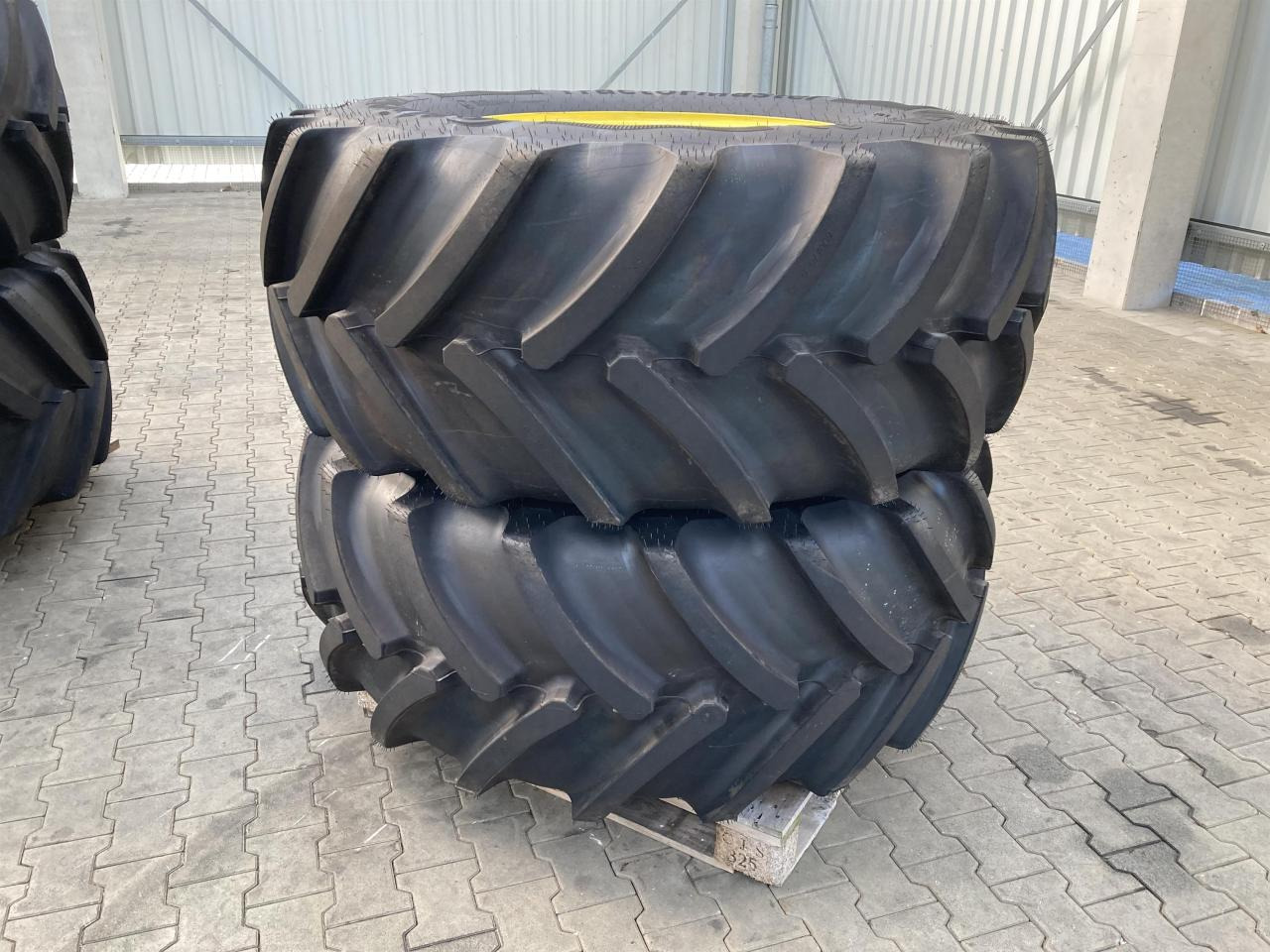 Continental 600/70R30 - Шина для Сельскохозяйственной техники: фото 1 Continental 600/70R30 - Шина для Сельскохозяйственной техники: фото 1
