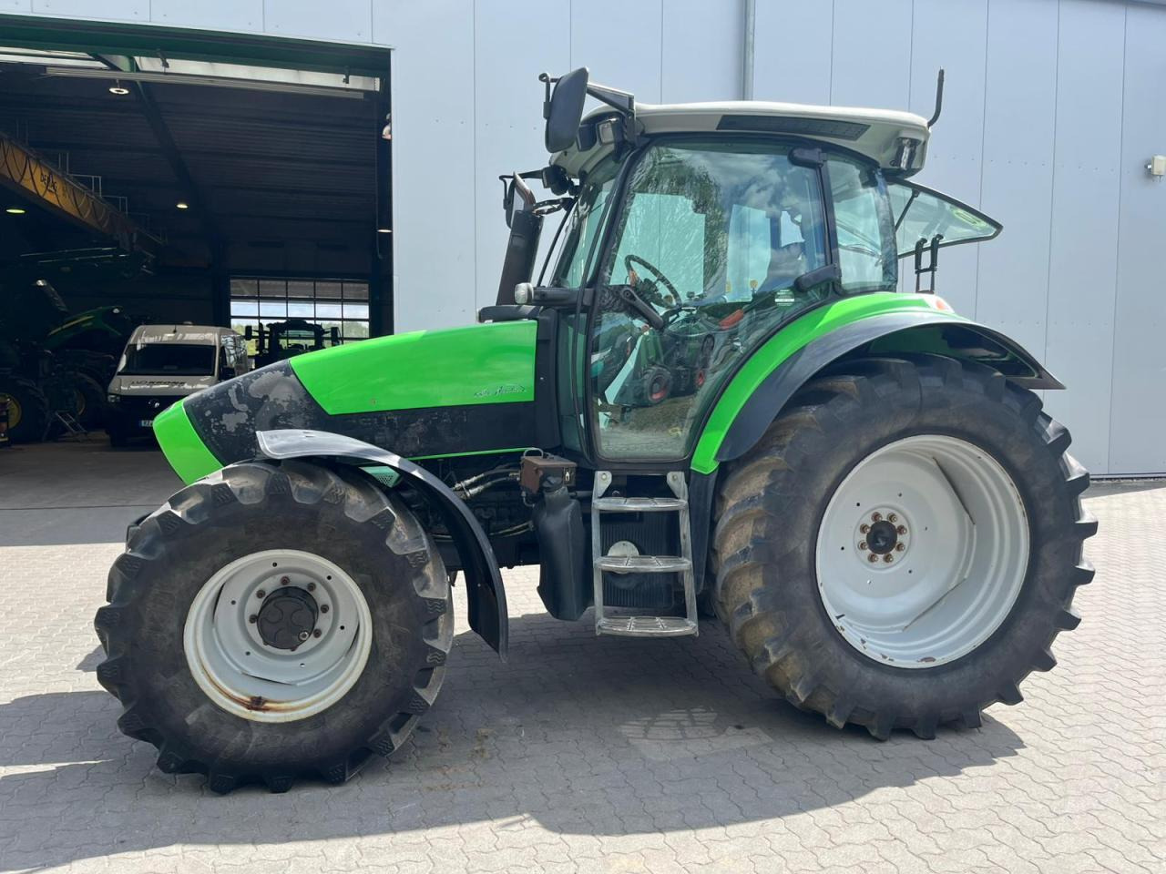 Deutz-Fahr Agrotron K 610 - Трактор: фото 1 Deutz-Fahr Agrotron K 610 - Трактор: фото 1