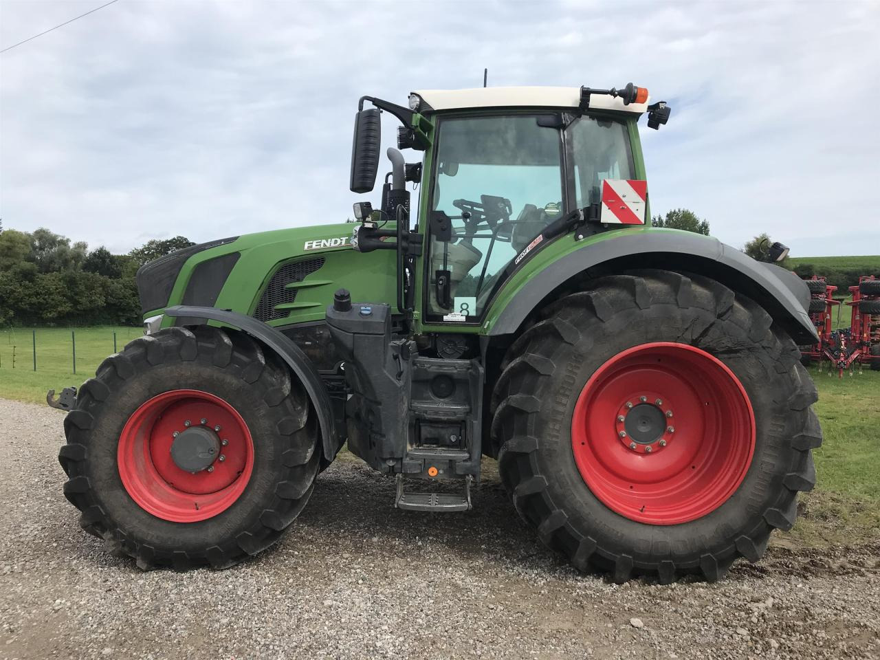 Fendt 828 Vario Profi Plus - Трактор: фото 1 Fendt 828 Vario Profi Plus - Трактор: фото 1