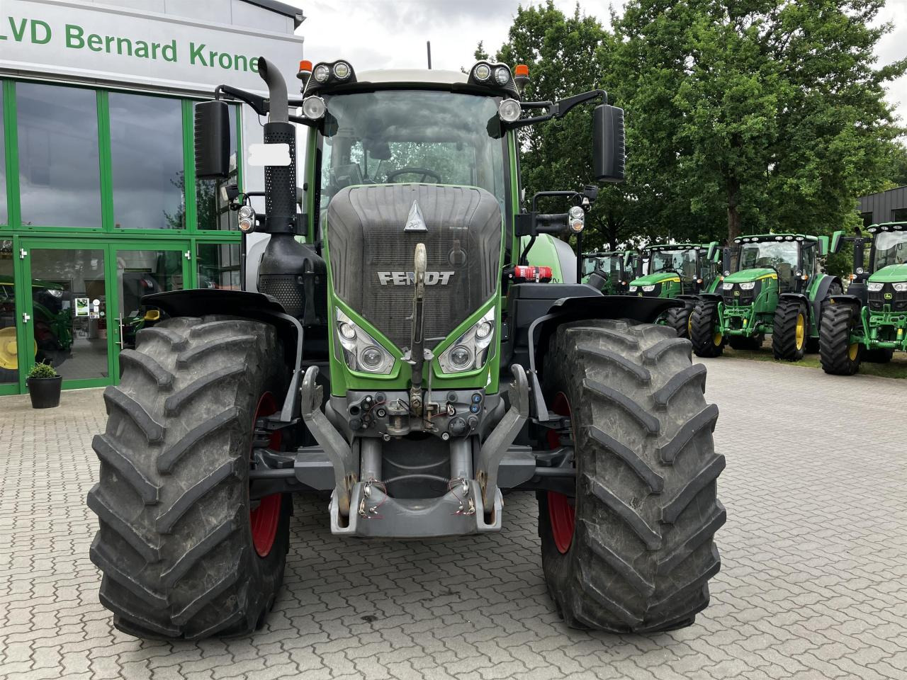 Fendt 828 Vario Profi Plus - Трактор: фото 3 Fendt 828 Vario Profi Plus - Трактор: фото 3