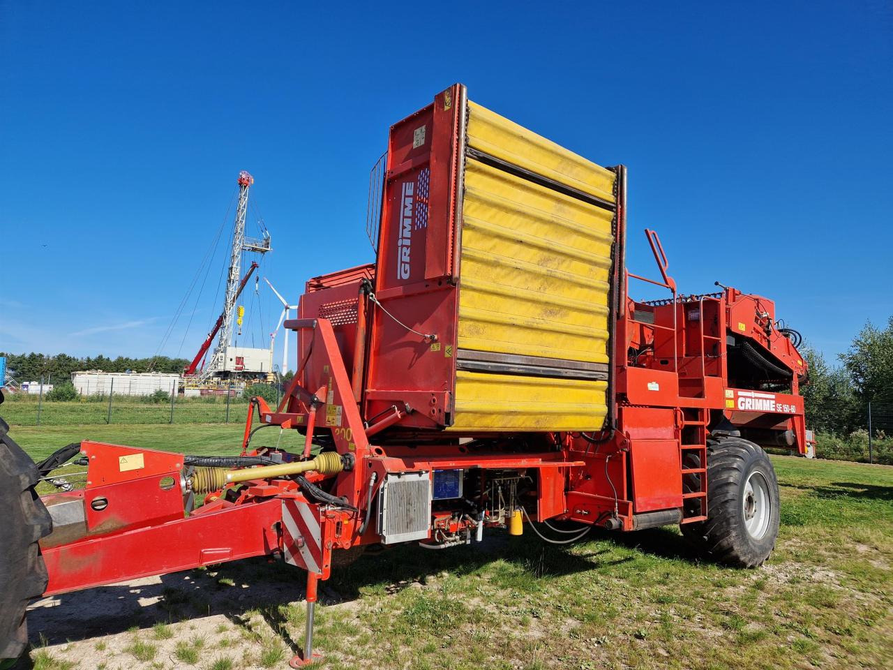 Grimme SE 150-60 - Картофелеуборочный комбайн: фото 1 Grimme SE 150-60 - Картофелеуборочный комбайн: фото 1