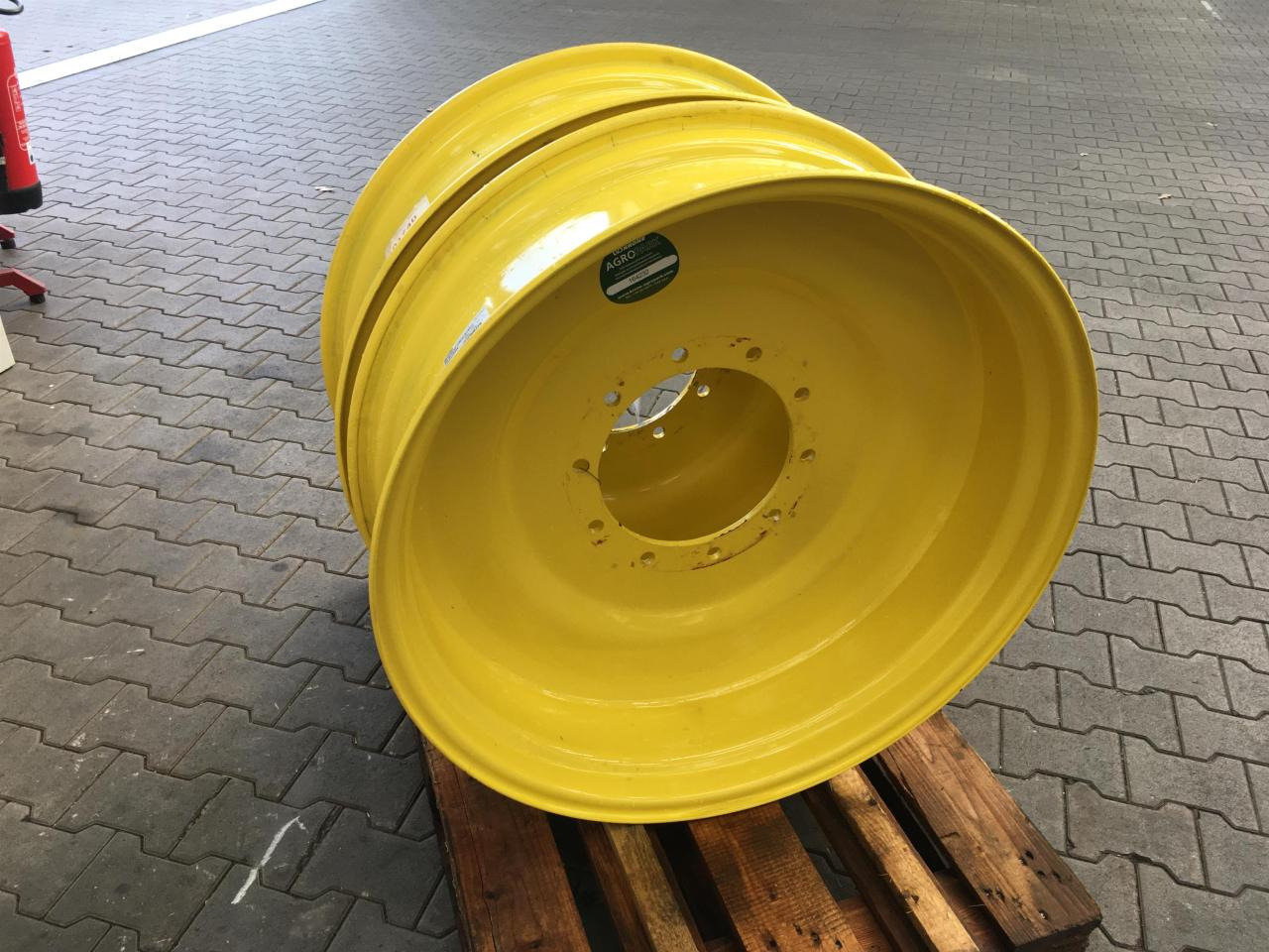 John Deere 10x34 - Шина для Сельскохозяйственной техники: фото 1 John Deere 10x34 - Шина для Сельскохозяйственной техники: фото 1