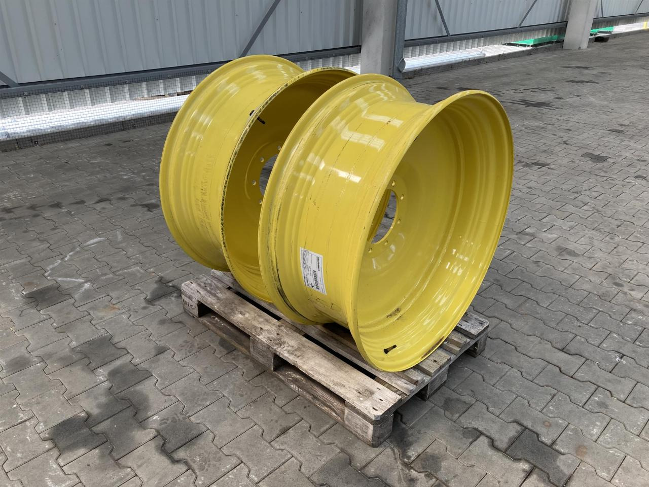 John Deere 15x38 - Шина для Сельскохозяйственной техники: фото 1 John Deere 15x38 - Шина для Сельскохозяйственной техники: фото 1