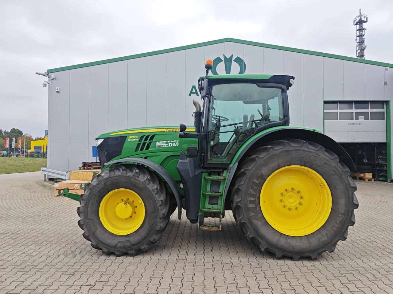 John Deere 6210R - Трактор: фото 2 John Deere 6210R - Трактор: фото 2