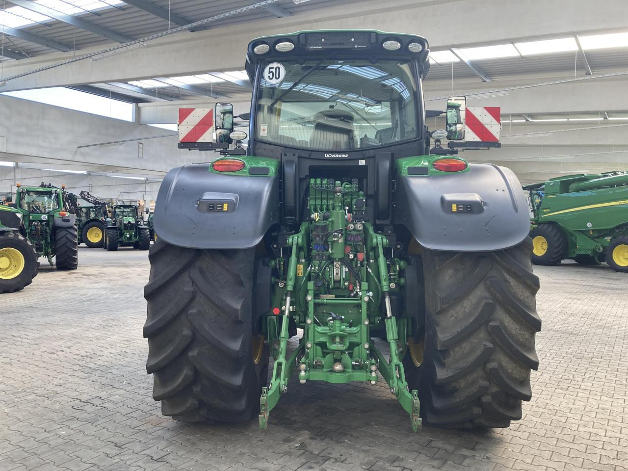 Трактор John Deere 6250R: фото 7