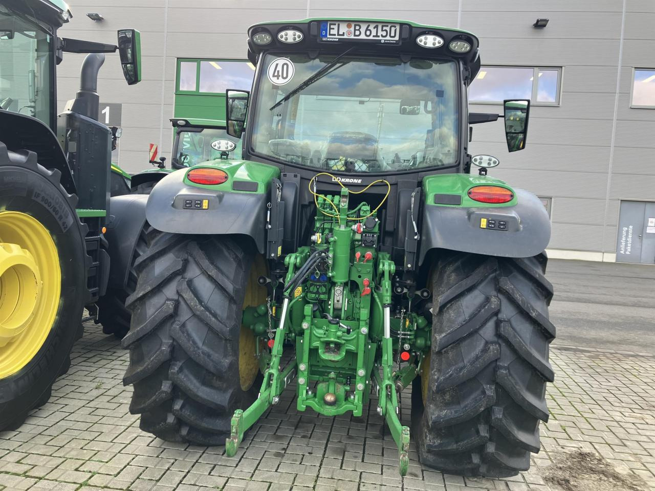 John Deere 6R 150 - Трактор: фото 3 John Deere 6R 150 - Трактор: фото 3