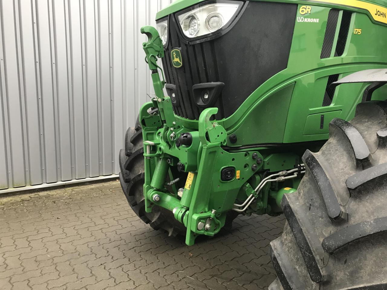 John Deere 6R 175 - Трактор: фото 4 John Deere 6R 175 - Трактор: фото 4