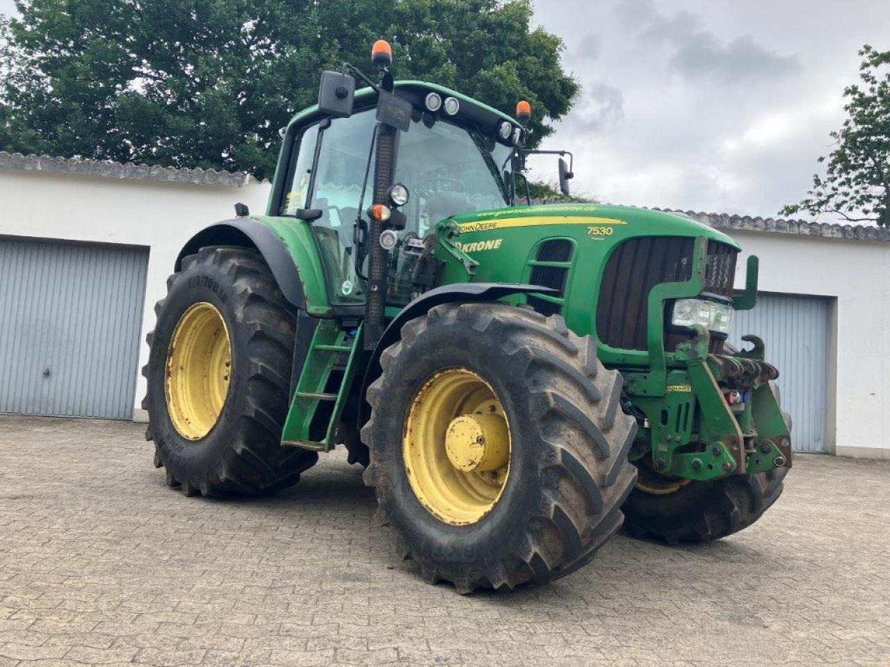 John Deere 7530 PREMIUM - Трактор: фото 3 John Deere 7530 PREMIUM - Трактор: фото 3