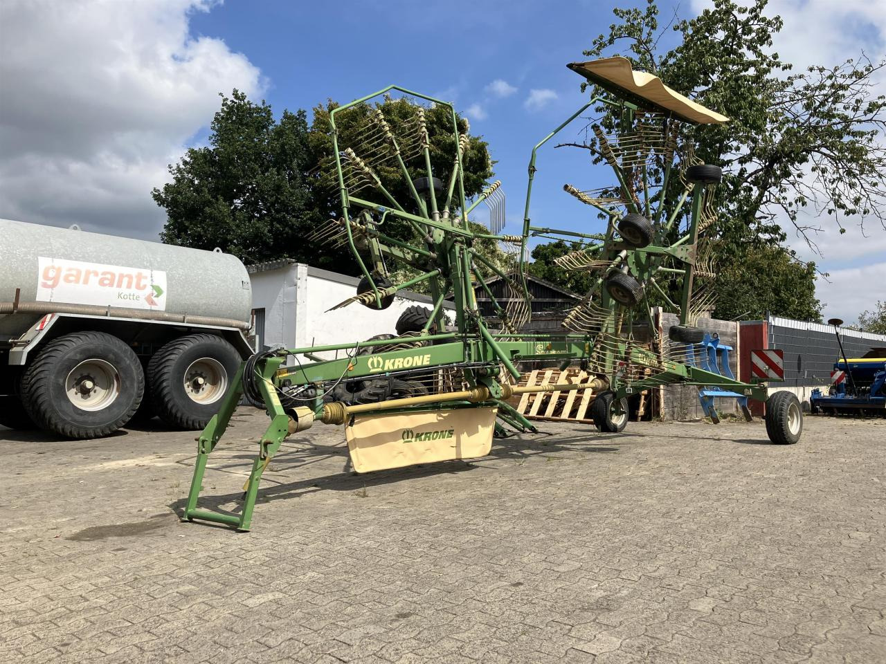Krone SWADRO 810 - Сеноворошилка: фото 1 Krone SWADRO 810 - Сеноворошилка: фото 1