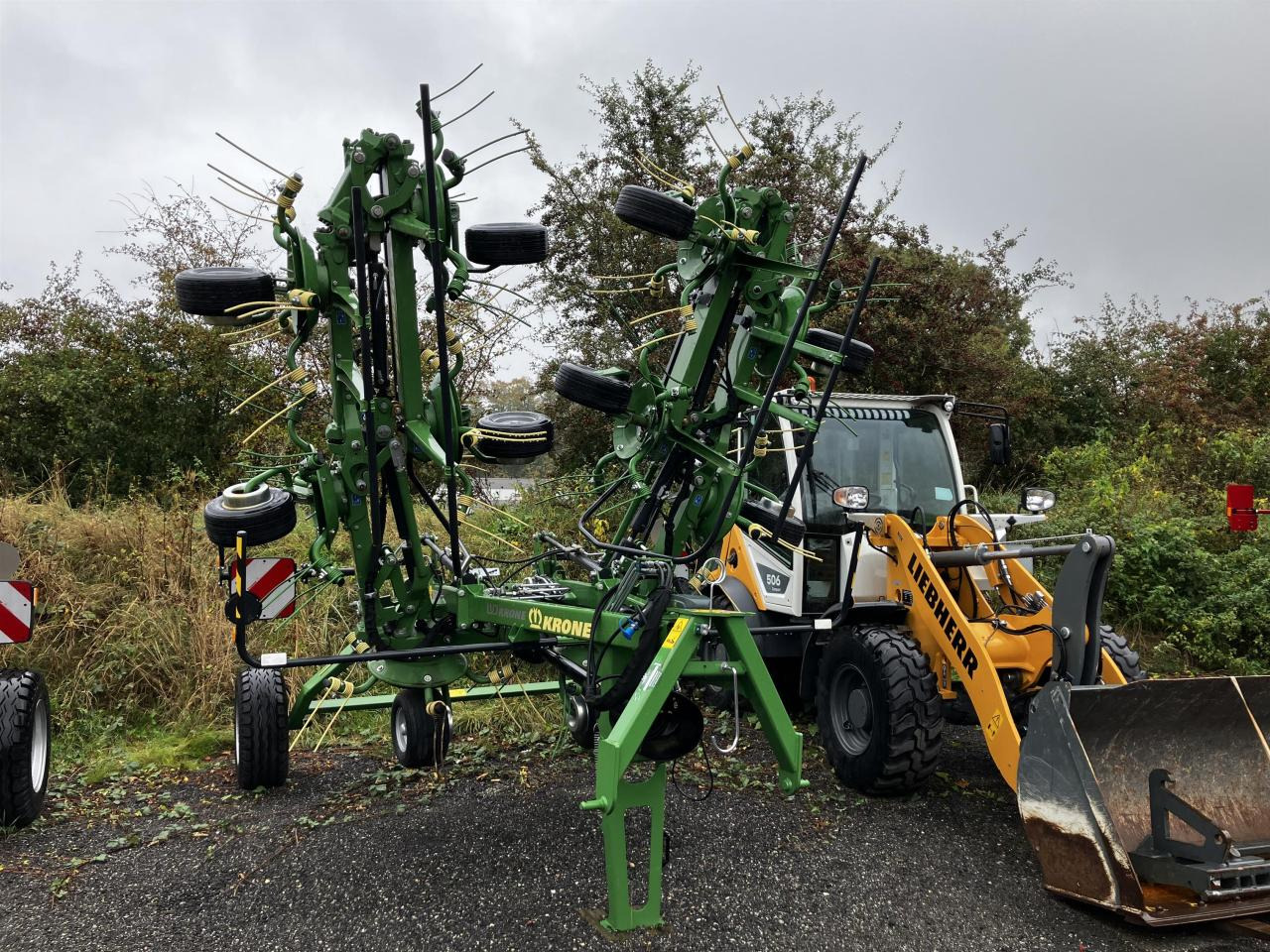 Krone Vendro T 1020 - Сеноворошилка: фото 1 Krone Vendro T 1020 - Сеноворошилка: фото 1