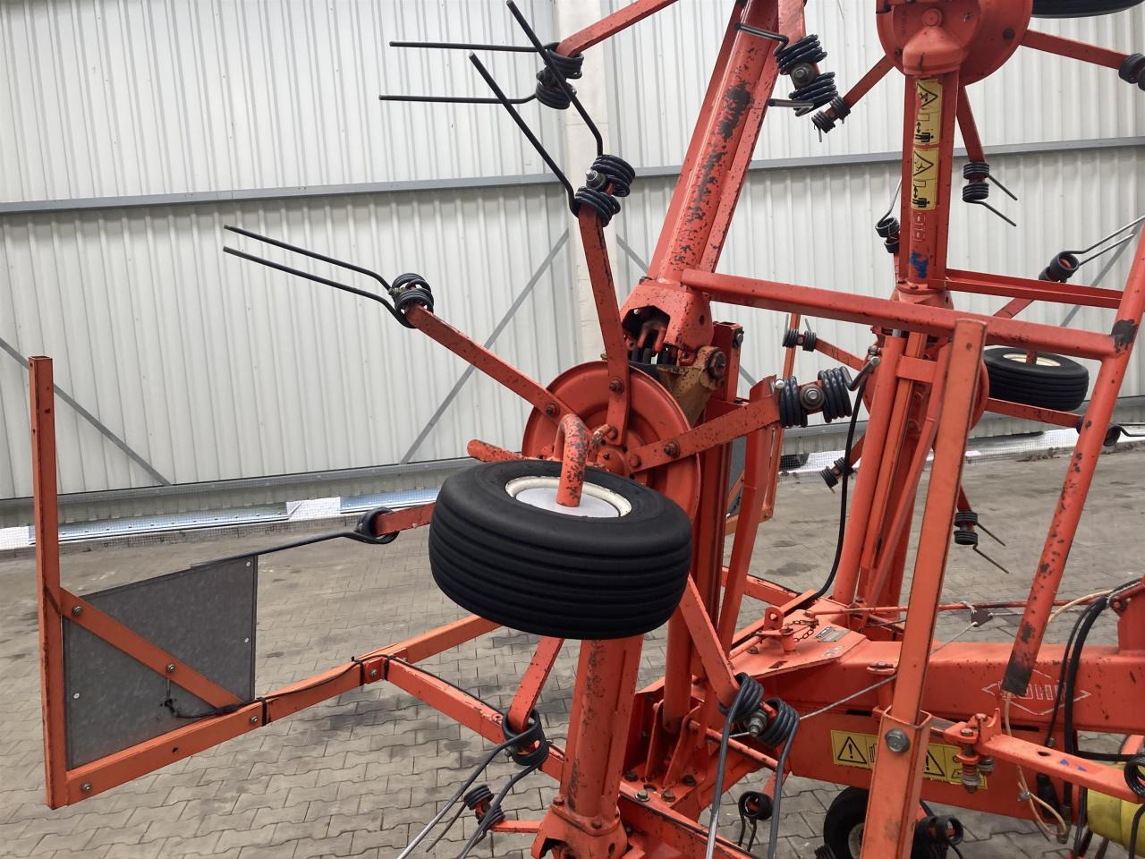 Kuhn GF 6301 MH - Сеноворошилка: фото 3 Kuhn GF 6301 MH - Сеноворошилка: фото 3