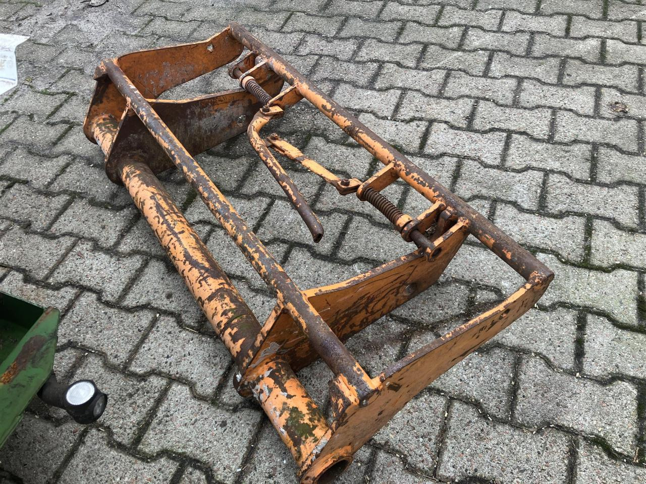 Manitou auf Euro-Norm - Фронтальный погрузчик для трактора: фото 1 Manitou auf Euro-Norm - Фронтальный погрузчик для трактора: фото 1