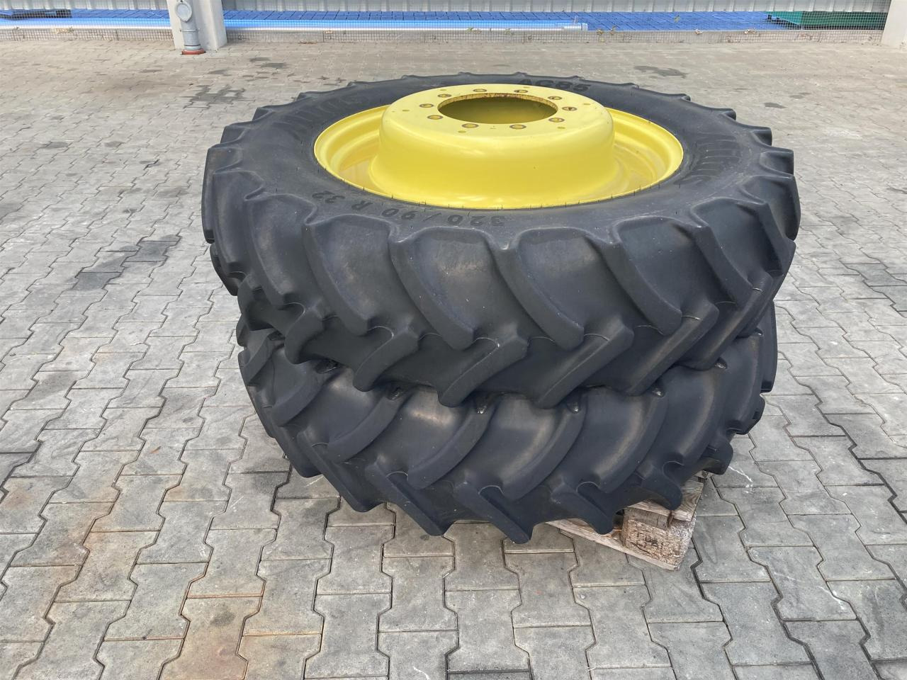 Mitas 320/90R32 - Шина для Сельскохозяйственной техники: фото 1 Mitas 320/90R32 - Шина для Сельскохозяйственной техники: фото 1