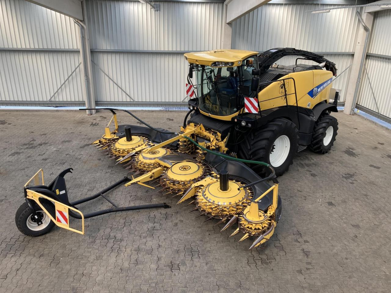 New Holland FR700 - Кормоуборочный комбайн: фото 1 New Holland FR700 - Кормоуборочный комбайн: фото 1