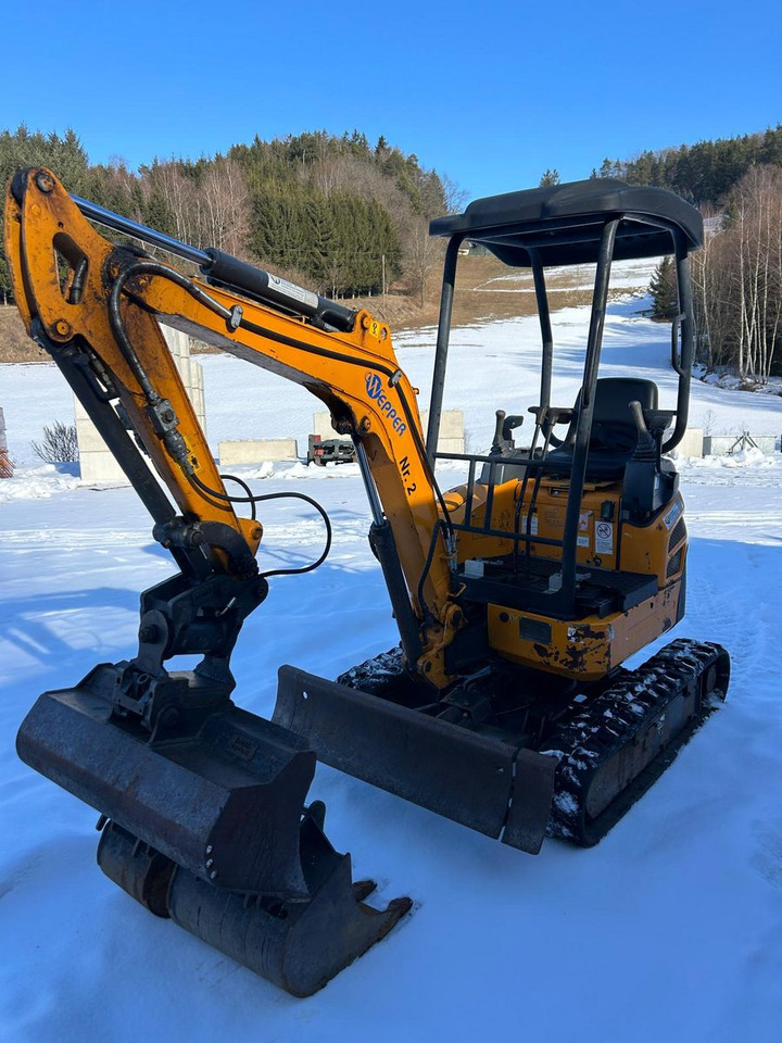 - Мини-экскаватор: фото 1 - Мини-экскаватор: фото 1