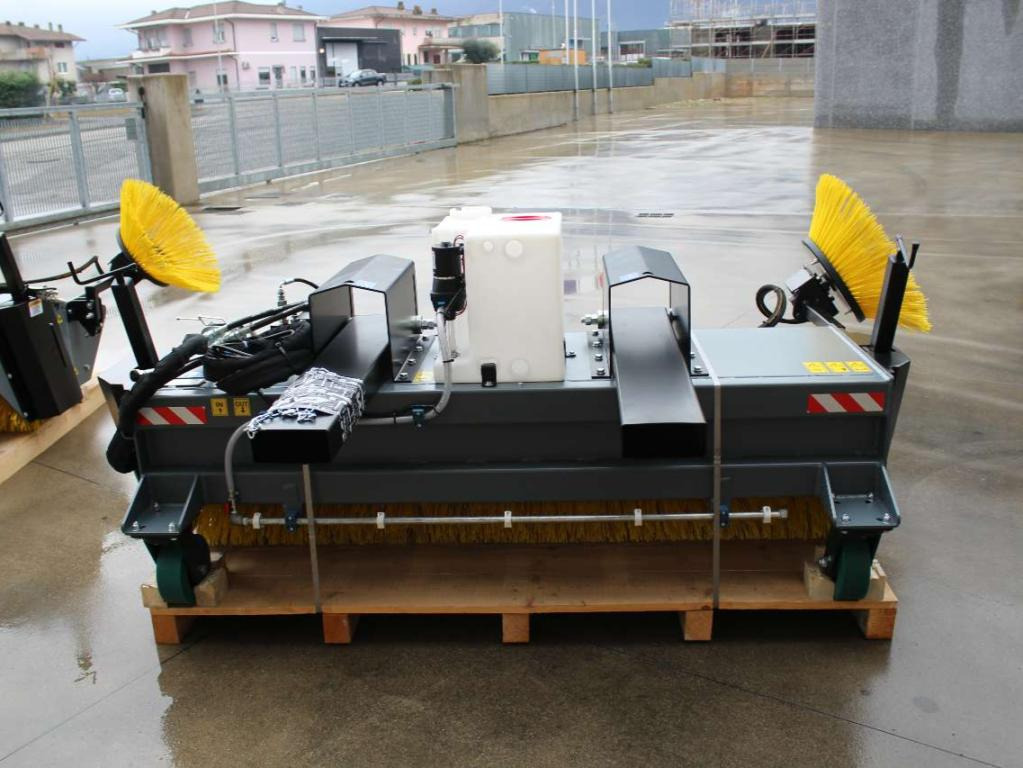 CM Crusher CSI 200 Sweeping Bucket - Щетка для Мини-погрузчиков с бортовым поворотом: фото 1 CM Crusher CSI 200 Sweeping Bucket - Щетка для Мини-погрузчиков с бортовым поворотом: фото 1