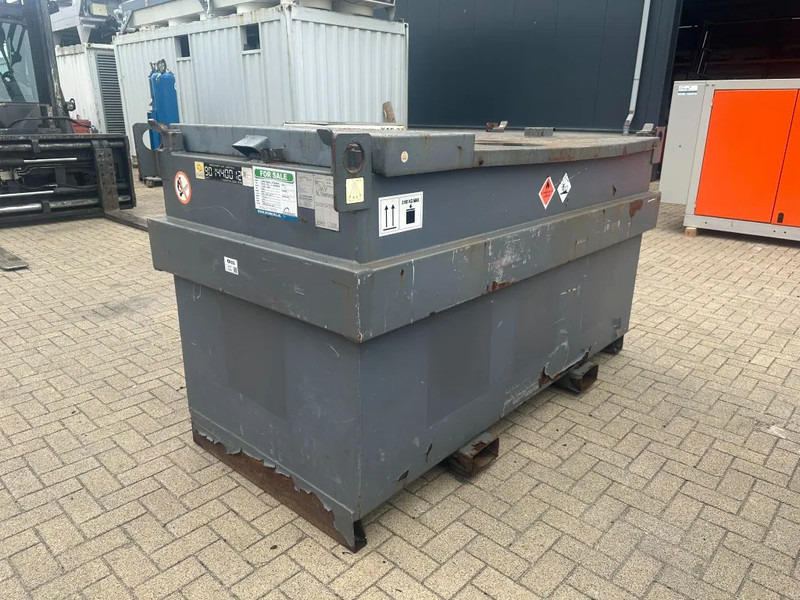 IBC Steenbergen Kiwa IBC 2000 liter dieseltank met handpomp Milieutank - Резервуар для хранения: фото 1 IBC Steenbergen Kiwa IBC 2000 liter dieseltank met handpomp Milieutank - Резервуар для хранения: фото 1